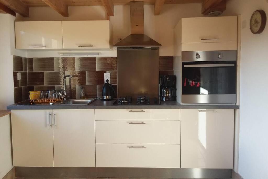 Loft La Rose Desiree Gite 3 Etoiles Chalencon Exterior photo